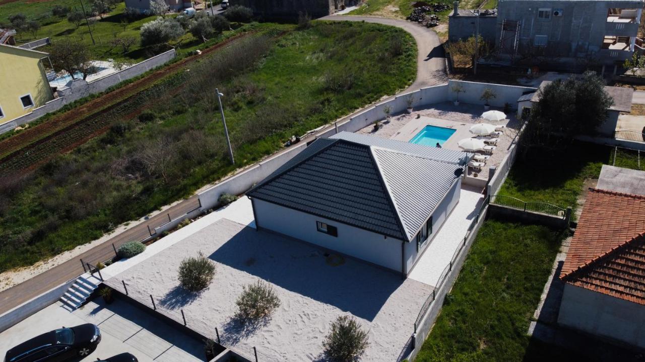 Villa Tara Sveti Filip i Jakov Esterno foto